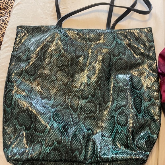 Bloomingdale's Green and Black Tote Bag - Picture 4 of 5